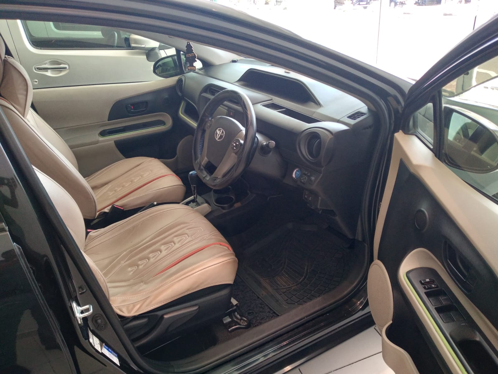 Toyota Aqua S Grade 2014 for sale at Priyankara Lanka Motor Traders Matara